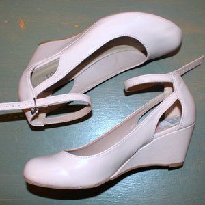 ME TOO Morgan Wedge Ankle Strap Kitten Heel